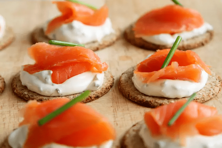 bread with salmon on the Dukan diet